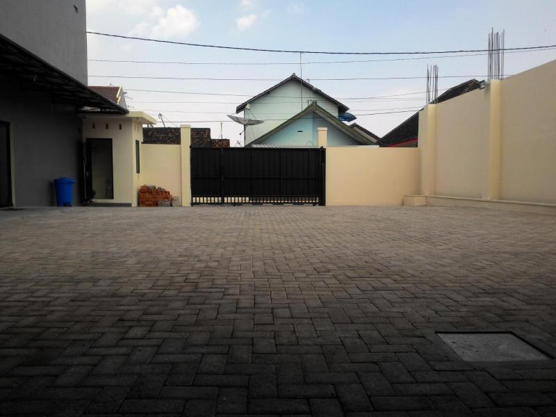 Dekost Madiun Hotel Luaran gambar