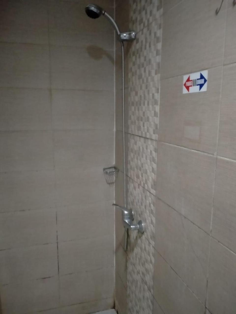 Dekost Madiun Hotel Luaran gambar