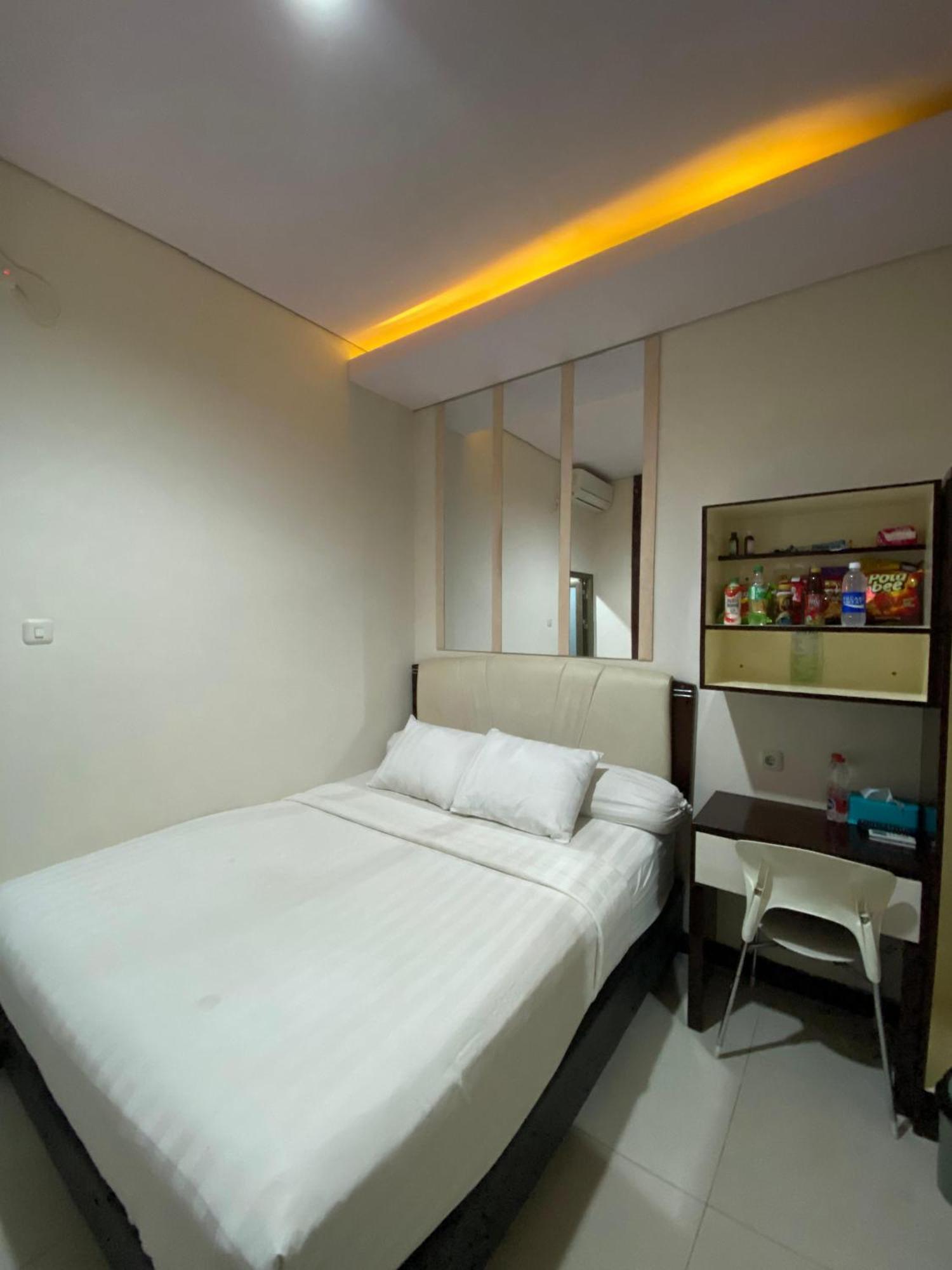 Dekost Madiun Hotel Luaran gambar